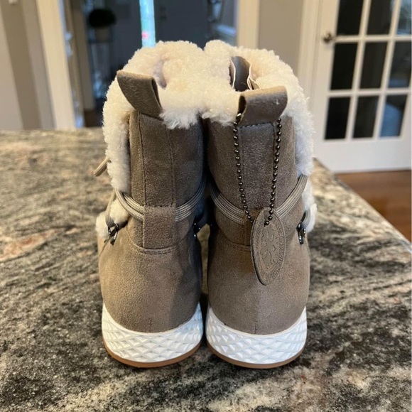 J/slides boot size 8 - Picture 5 of 10